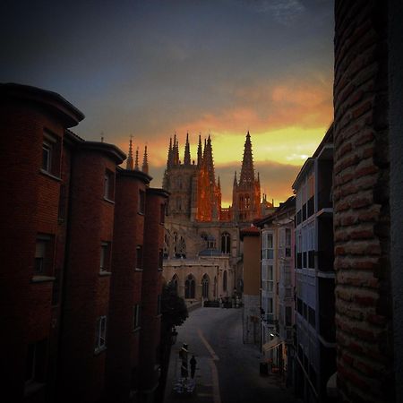 Vivienda En Perfecta Ubicacion Al Lado De La Catedral De Burgos Atuaire Apartman Kültér fotó