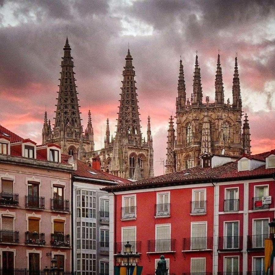 Vivienda En Perfecta Ubicacion Al Lado De La Catedral De Burgos Atuaire Apartman Kültér fotó